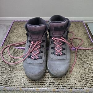 Columbia Women's Newton Ridge Plus Waterproof Amped Hiking Boot